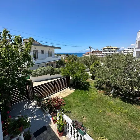 Xhuliano Guest house 4*