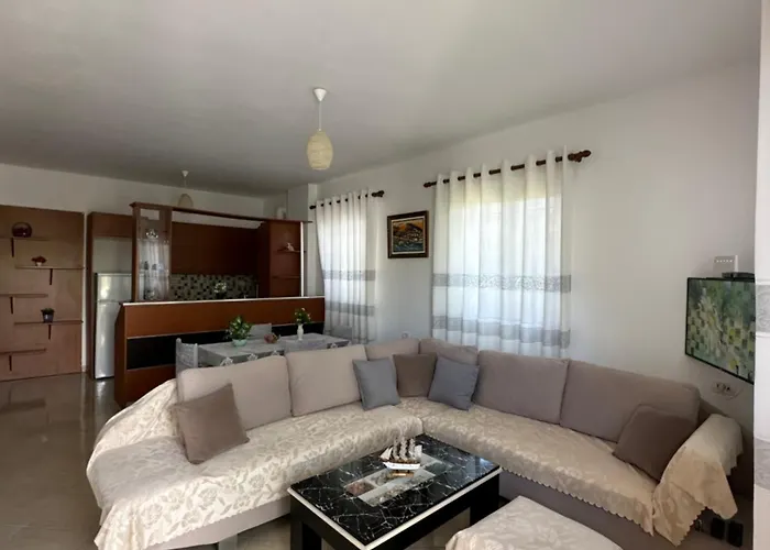 Casa de hóspedes Xhuliano 4*